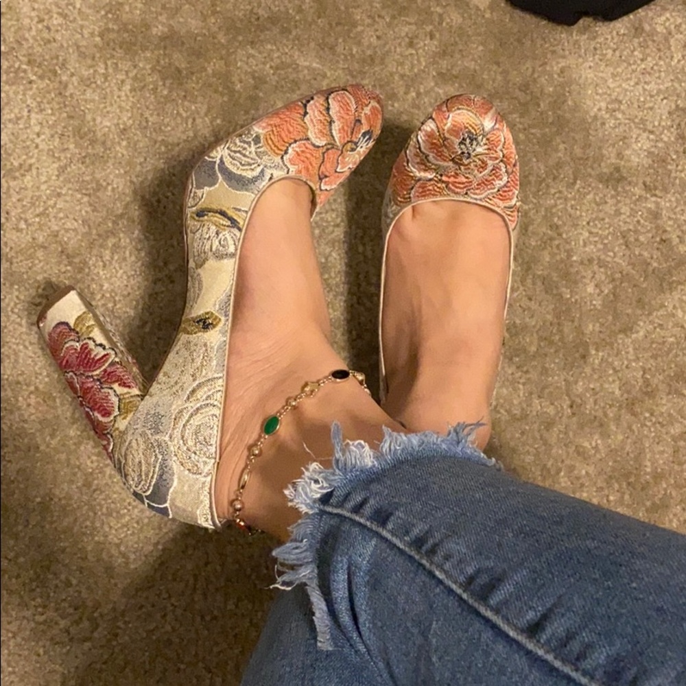 Nine West floral heels!